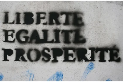 resumo A Revolu&ccedil;&atilde;o Francesa e as novas ideias liberais